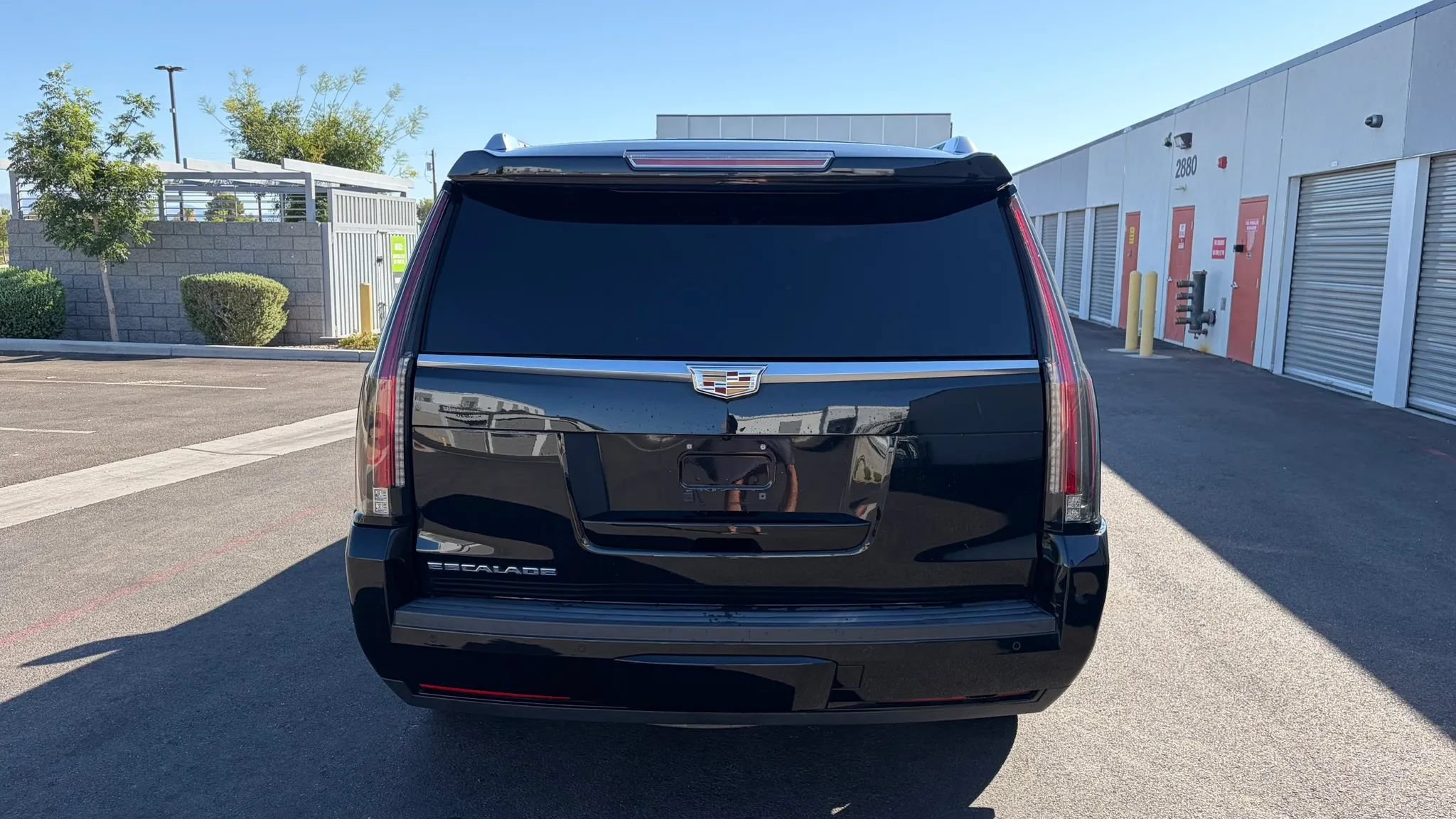 Used 2016 Cadillac Escalade Premium AWD/4WD image 4