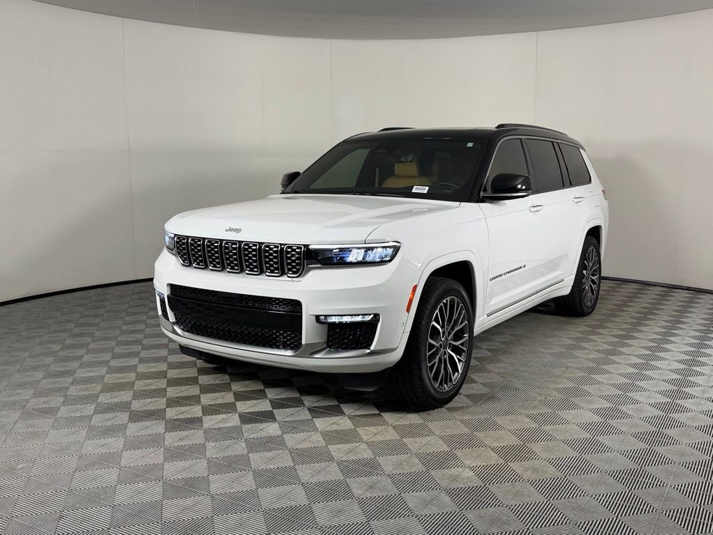 Used 2025 Jeep Grand Cherokee L Summit AWD/4WD image 3
