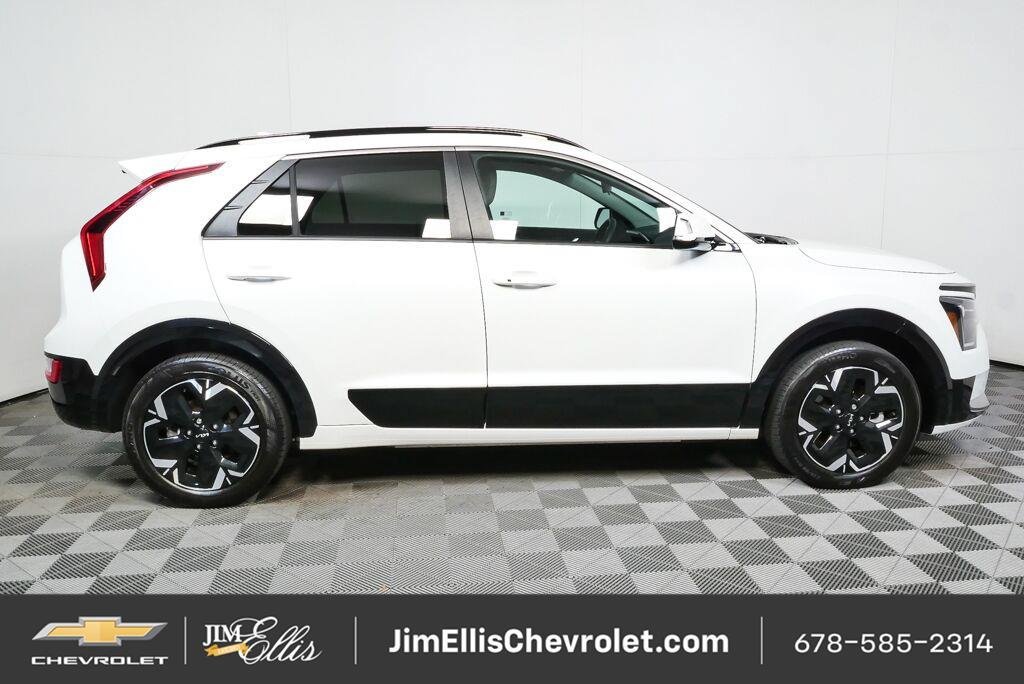 Used 2023 Kia Niro Wind w/ Wind Preserve Package FWD image 2
