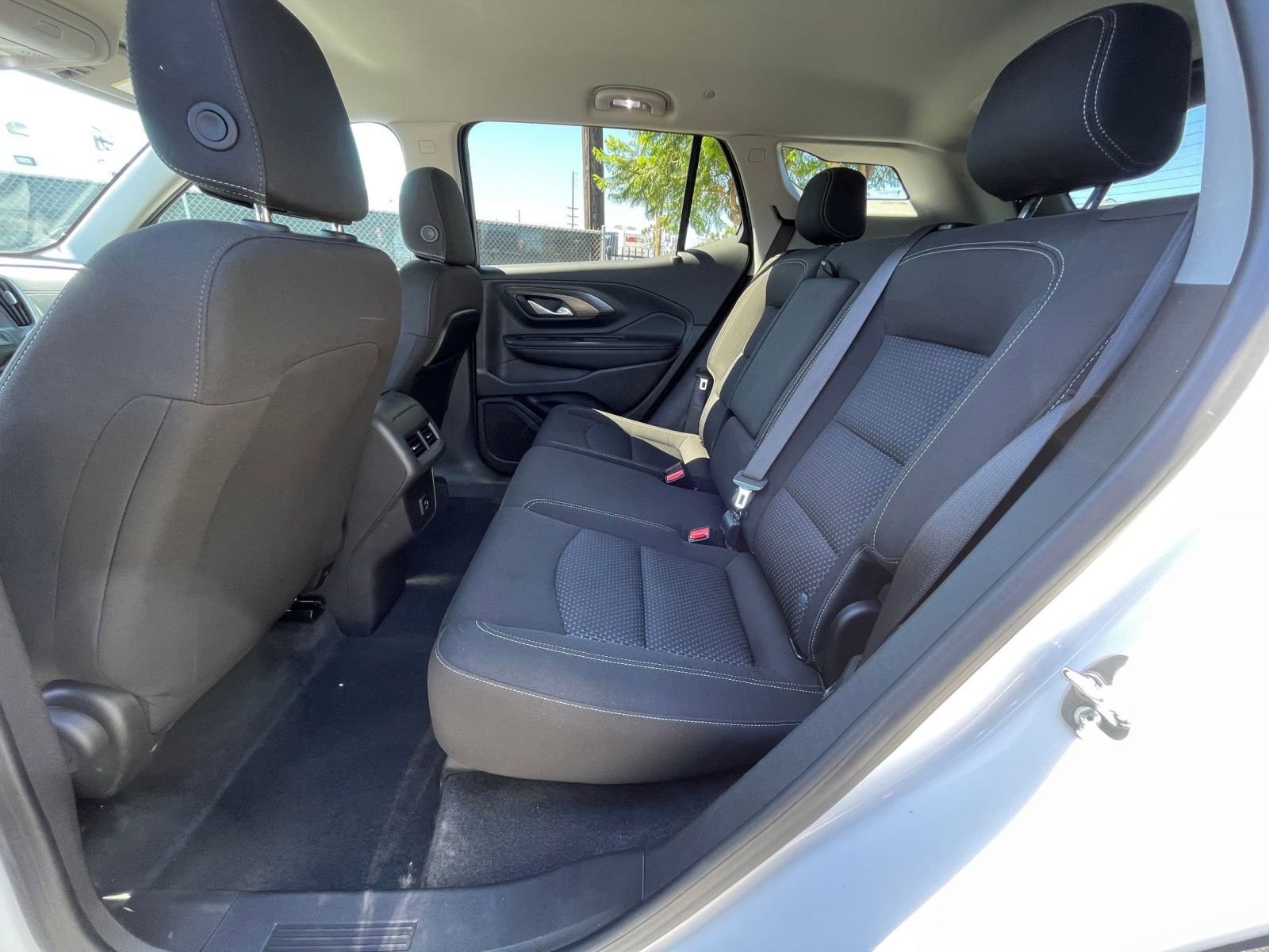 Used 2024 GMC Terrain SLE image 25