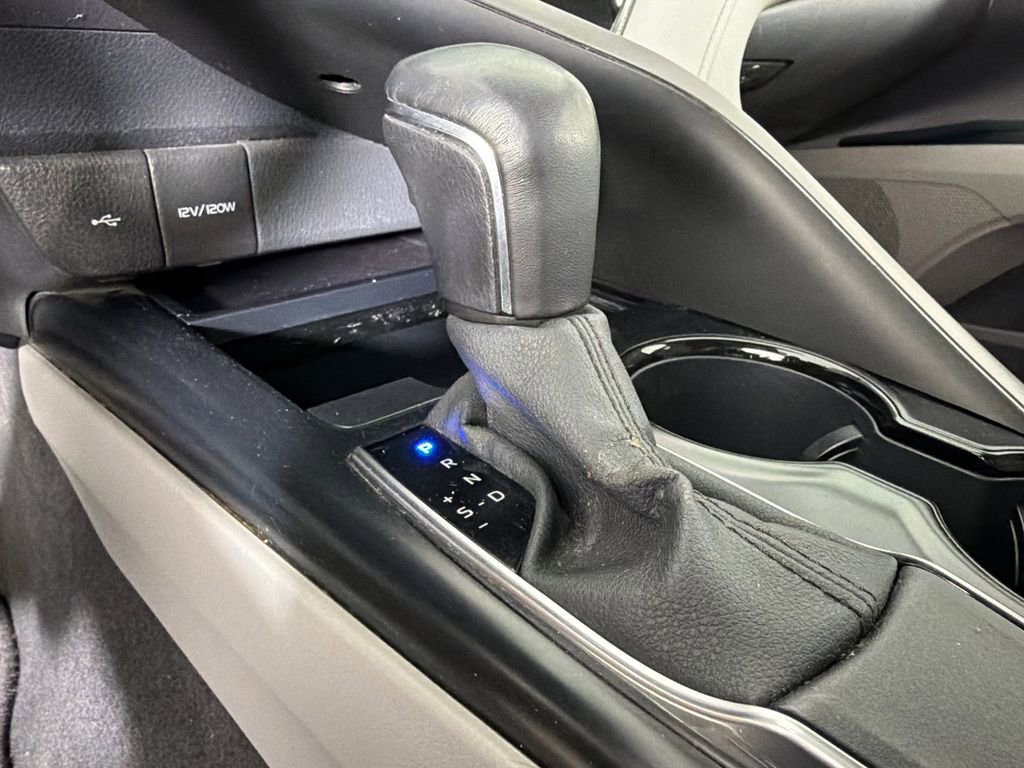 Used 2020 Toyota Camry SE FWD image 30