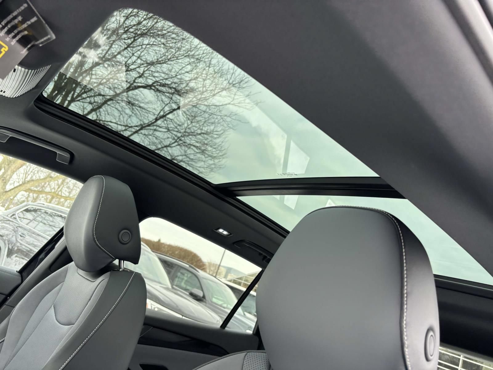 New 2026 Volkswagen Tiguan SE R-Line AWD/4WD image 25