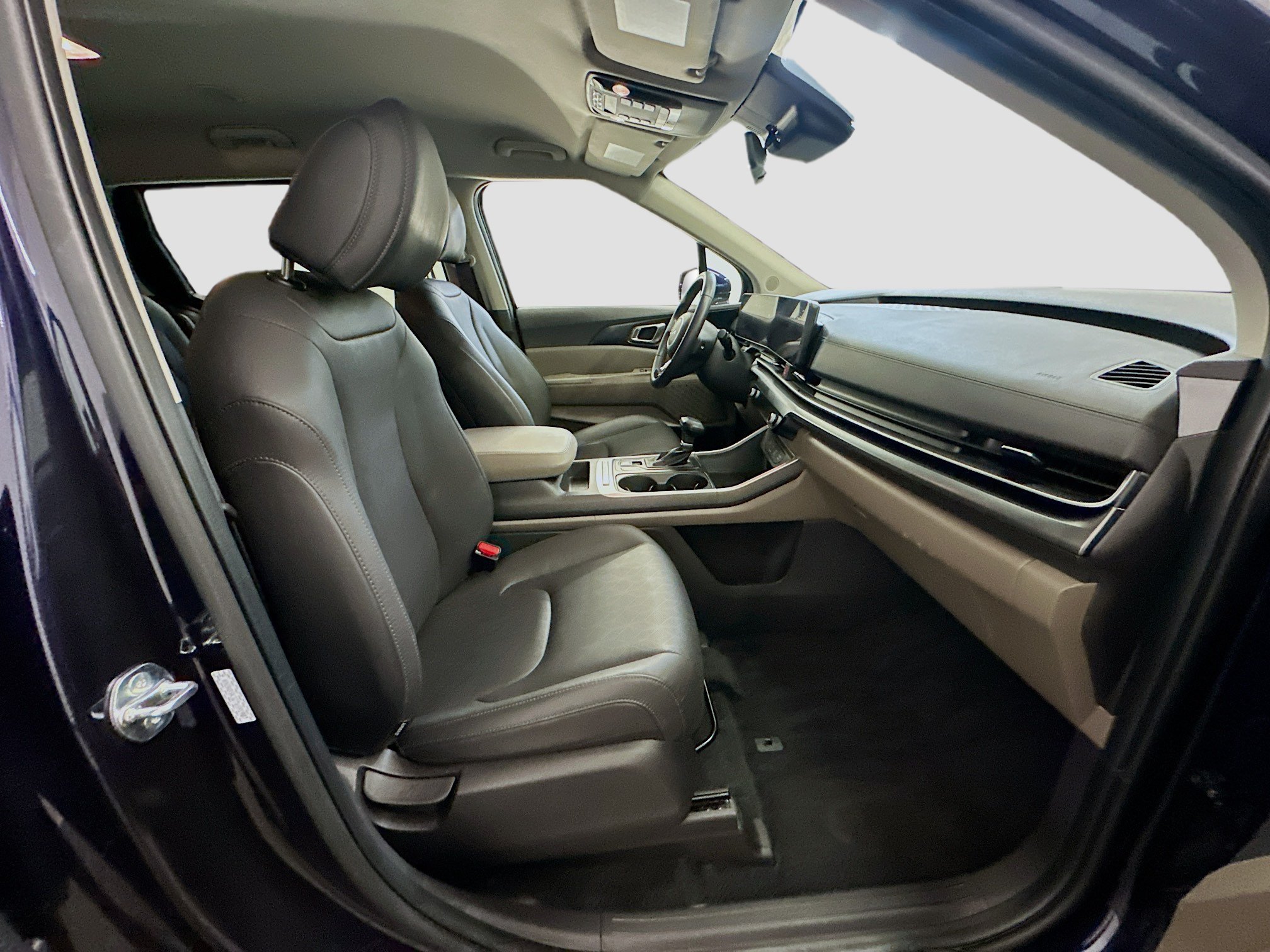 Used 2026 Kia Carnival FWD image 33
