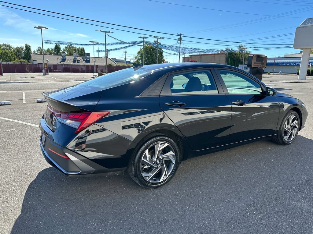 Certified 2025 Hyundai Elantra SEL FWD image 6