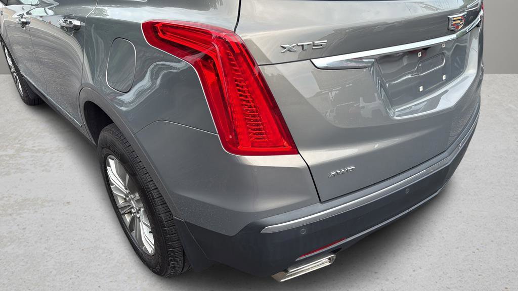 Used 2018 Cadillac XT5 Luxury w/ Driver Awareness Package AWD/4WD image 13