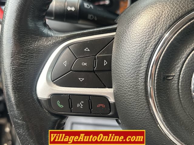 Used 2017 Jeep Renegade Trailhawk AWD/4WD image 27