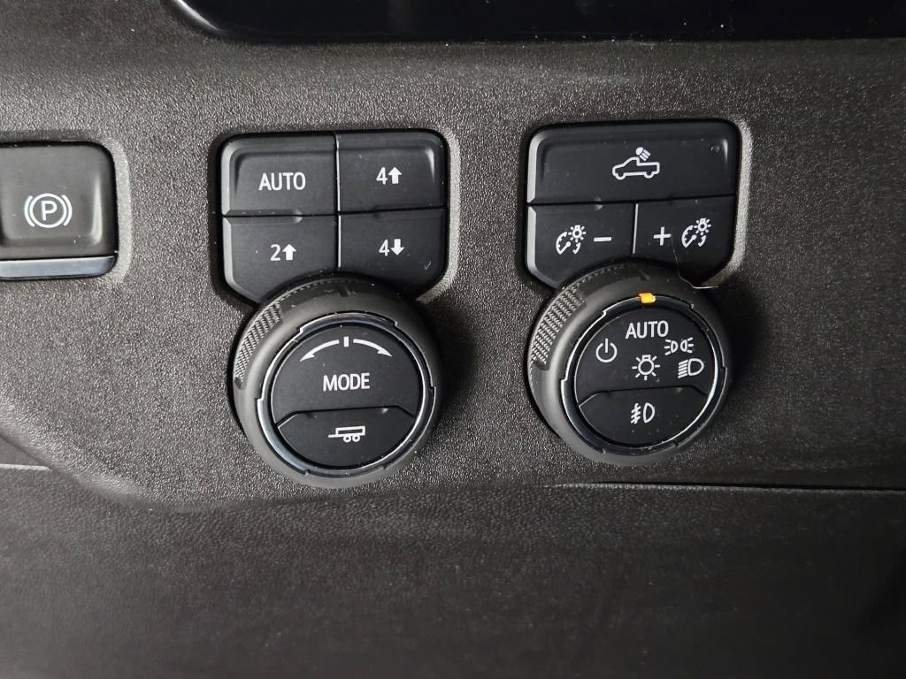 Certified 2024 Chevrolet Silverado 1500 RST w/ Z71 Off-Road Package AWD/4WD image 28