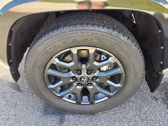 Used 2025 Toyota Sequoia Platinum AWD/4WD image 19