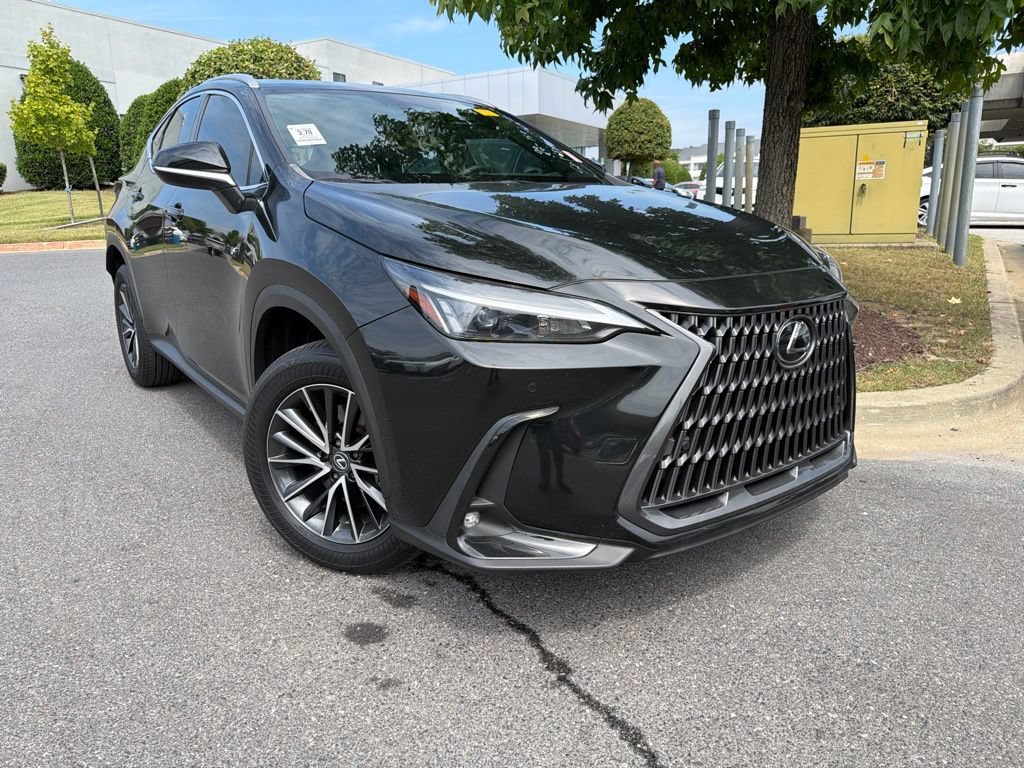 Certified 2024 Lexus NX 250 FWD w/ Towing Package (2000 Lbs) image 3