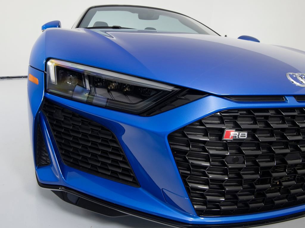 Used 2021 Audi R8 V10 w/ Premium Package RWD image 38