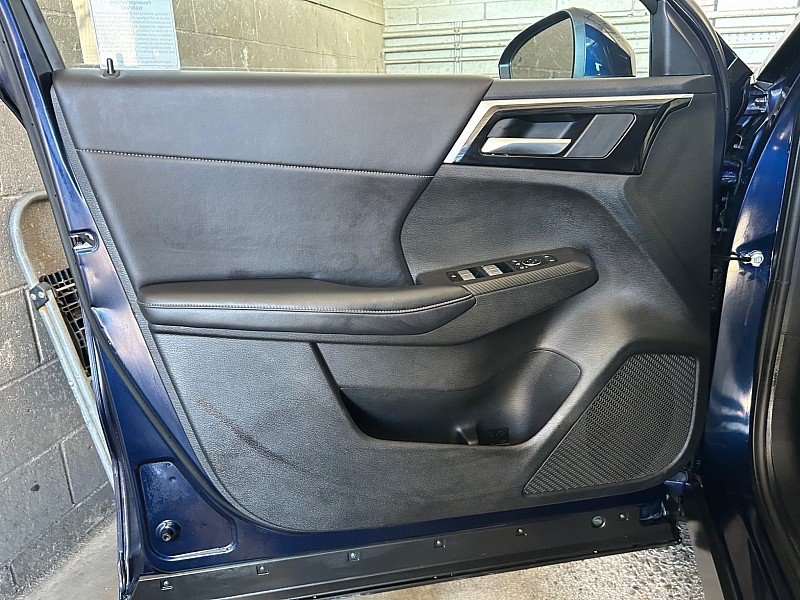 Used 2024 Mitsubishi Outlander AWD image 17