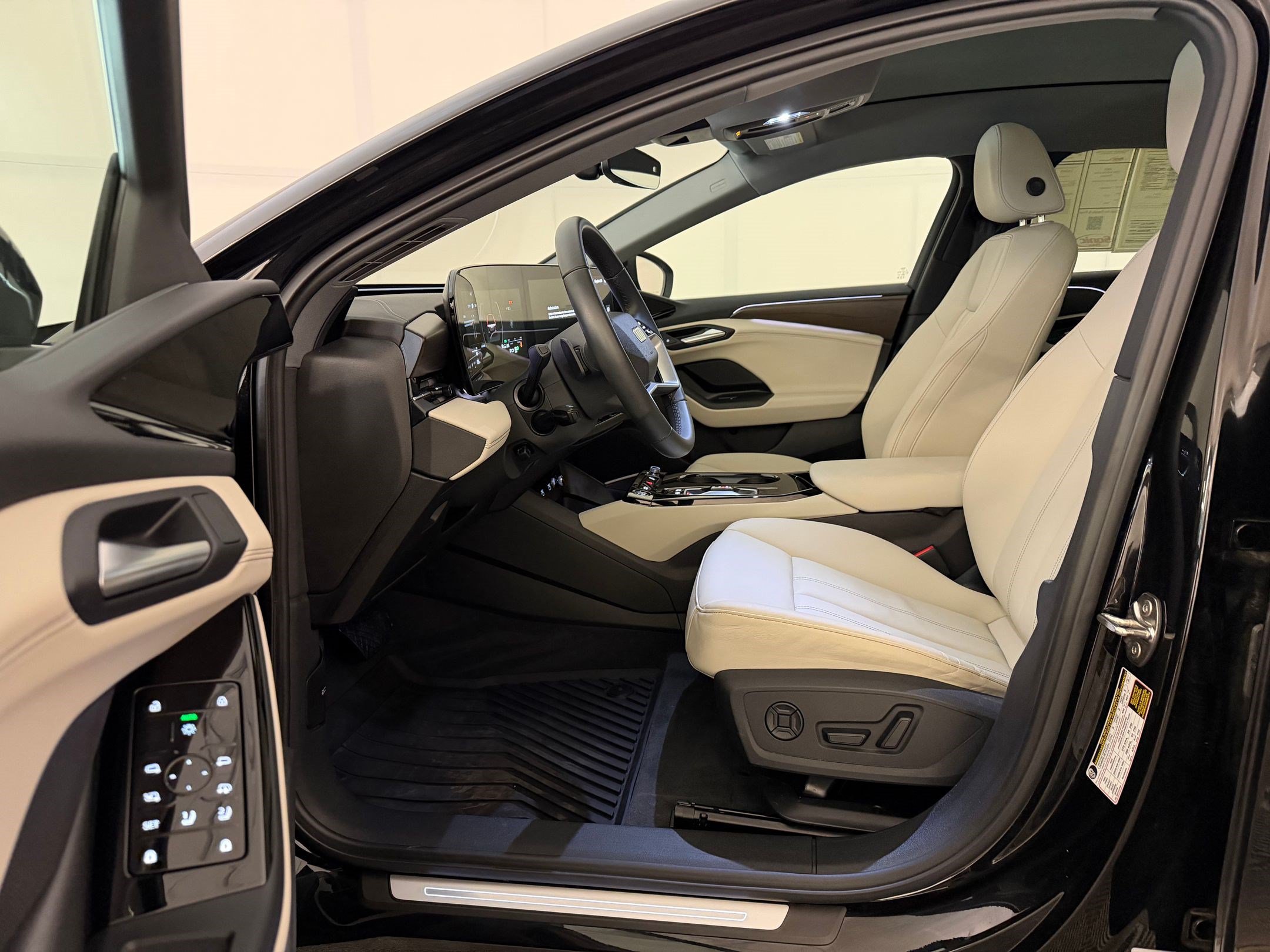 Certified 2025 Audi A6 e-tron Premium w/ Ultra Package AWD/4WD image 5