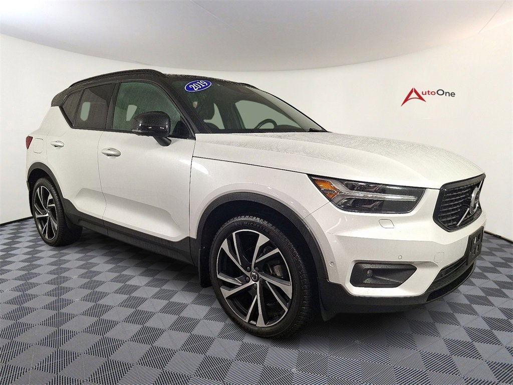 Used 2019 Volvo XC40 T5 R-Design