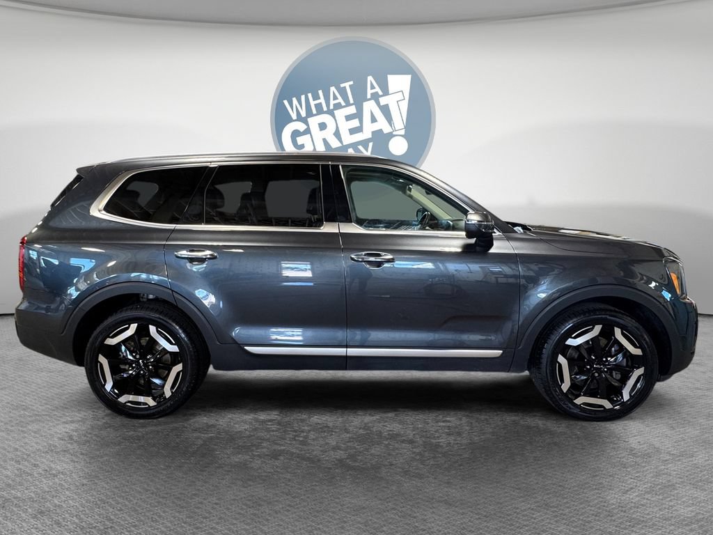 Certified 2024 Kia Telluride S w/ S Sunroof Package AWD/4WD image 2