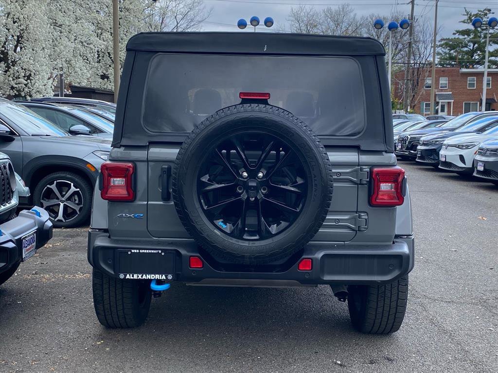 Used 2022 Jeep Wrangler Unlimited Sahara w/ Safety Group image 4