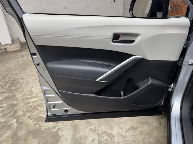 Used 2022 Toyota Corolla Cross LE image 11