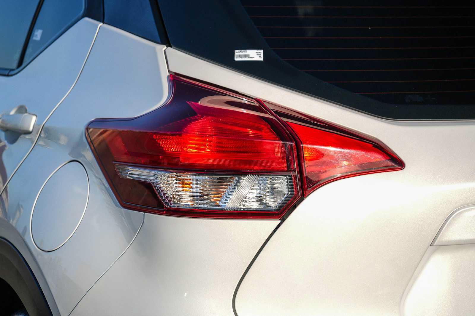 Used 2020 Nissan Kicks SV FWD image 9