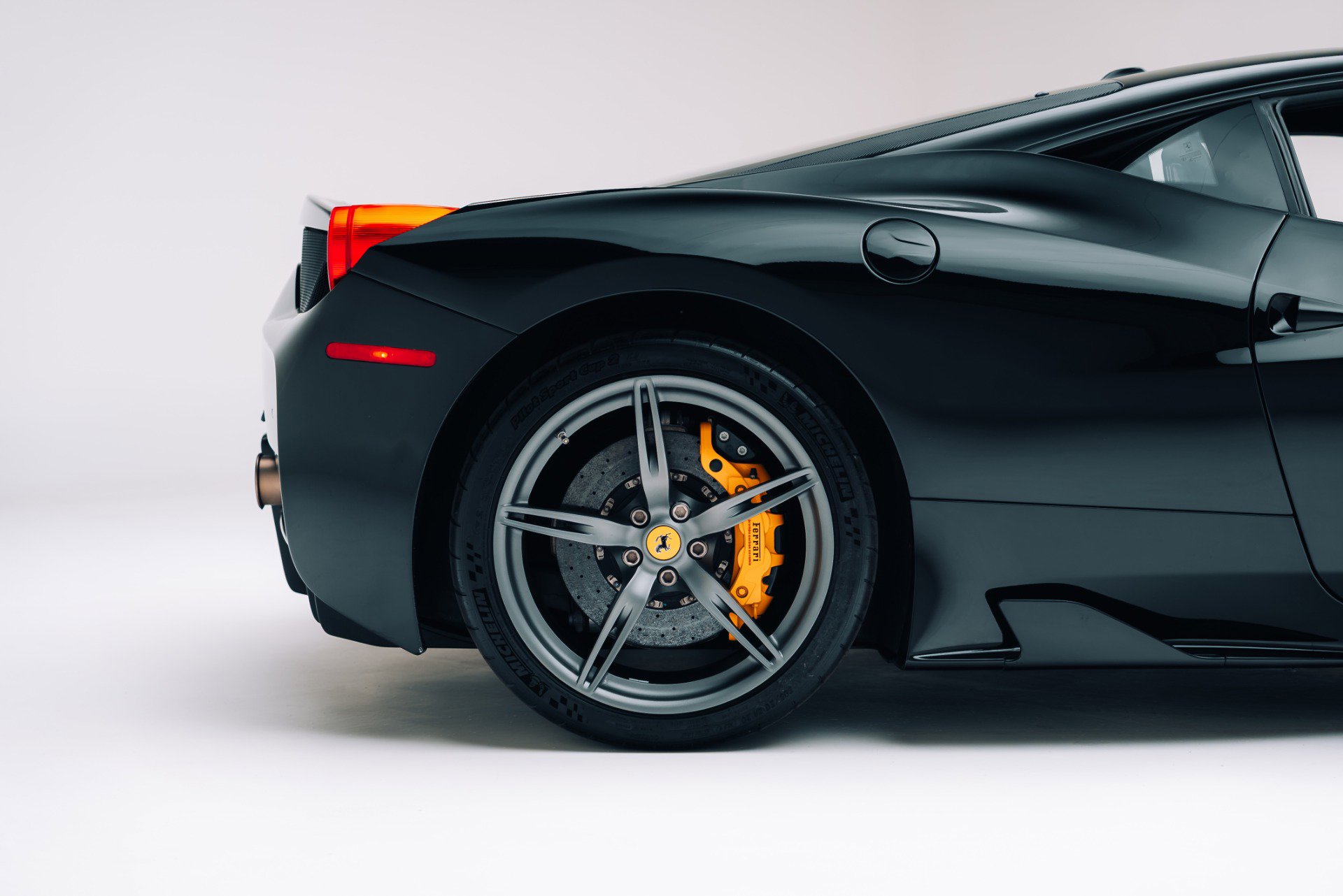 Used 2015 Ferrari 458 Speciale Coupe RWD image 15