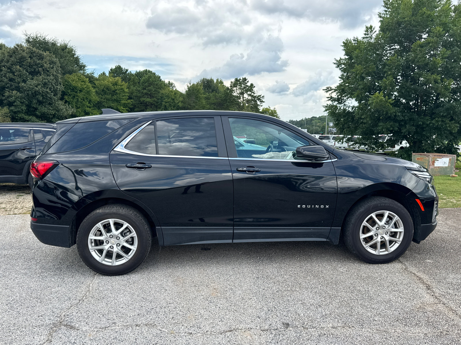 Used 2024 Chevrolet Equinox LT AWD/4WD image 4