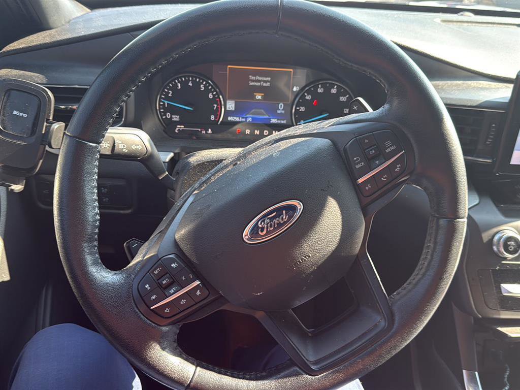 Used 2020 Ford Explorer XLT w/ Equipment Group 202A image 4