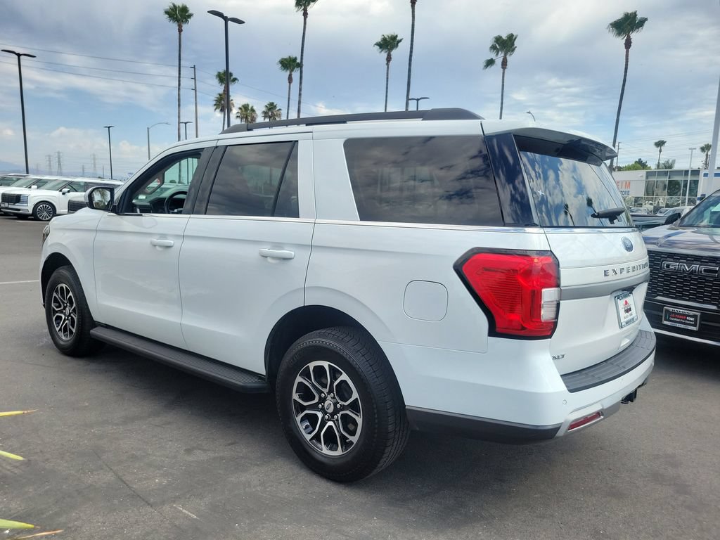 Used 2024 Ford Expedition XLT RWD image 3