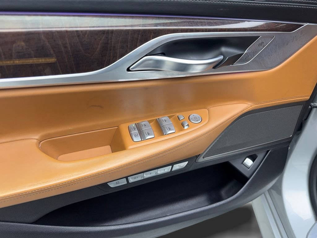 Used 2017 BMW 750i xDrive image 33