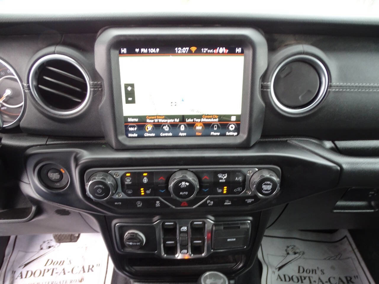 Used 2021 Jeep Wrangler Unlimited Sahara AWD/4WD image 22