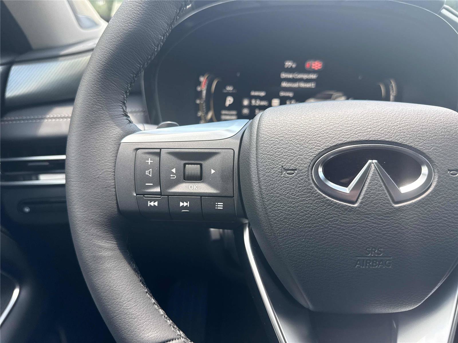 New 2027 INFINITI QX60 Luxe w/ Cargo Package FWD image 18