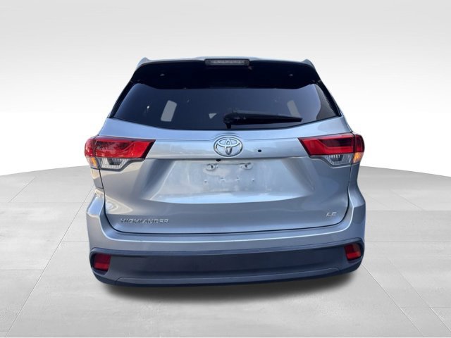 Used 2019 Toyota Highlander Plus FWD image 7