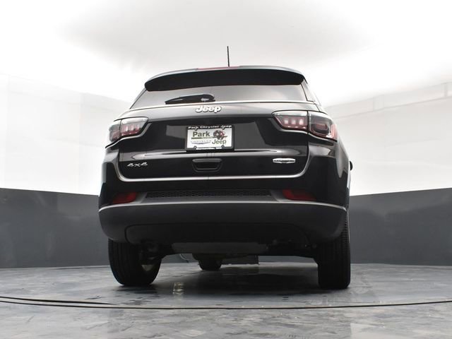 Used 2024 Jeep Compass Latitude w/ Sun and Sound Group image 23