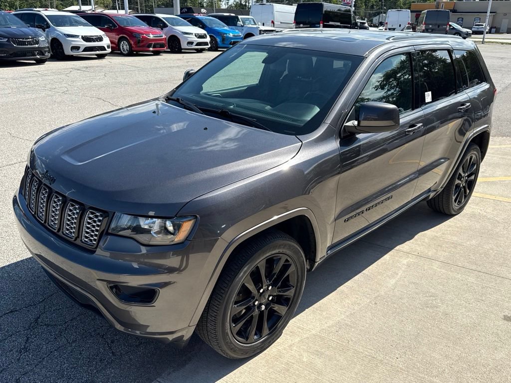 Used 2021 Jeep Grand Cherokee Laredo X AWD/4WD image 10