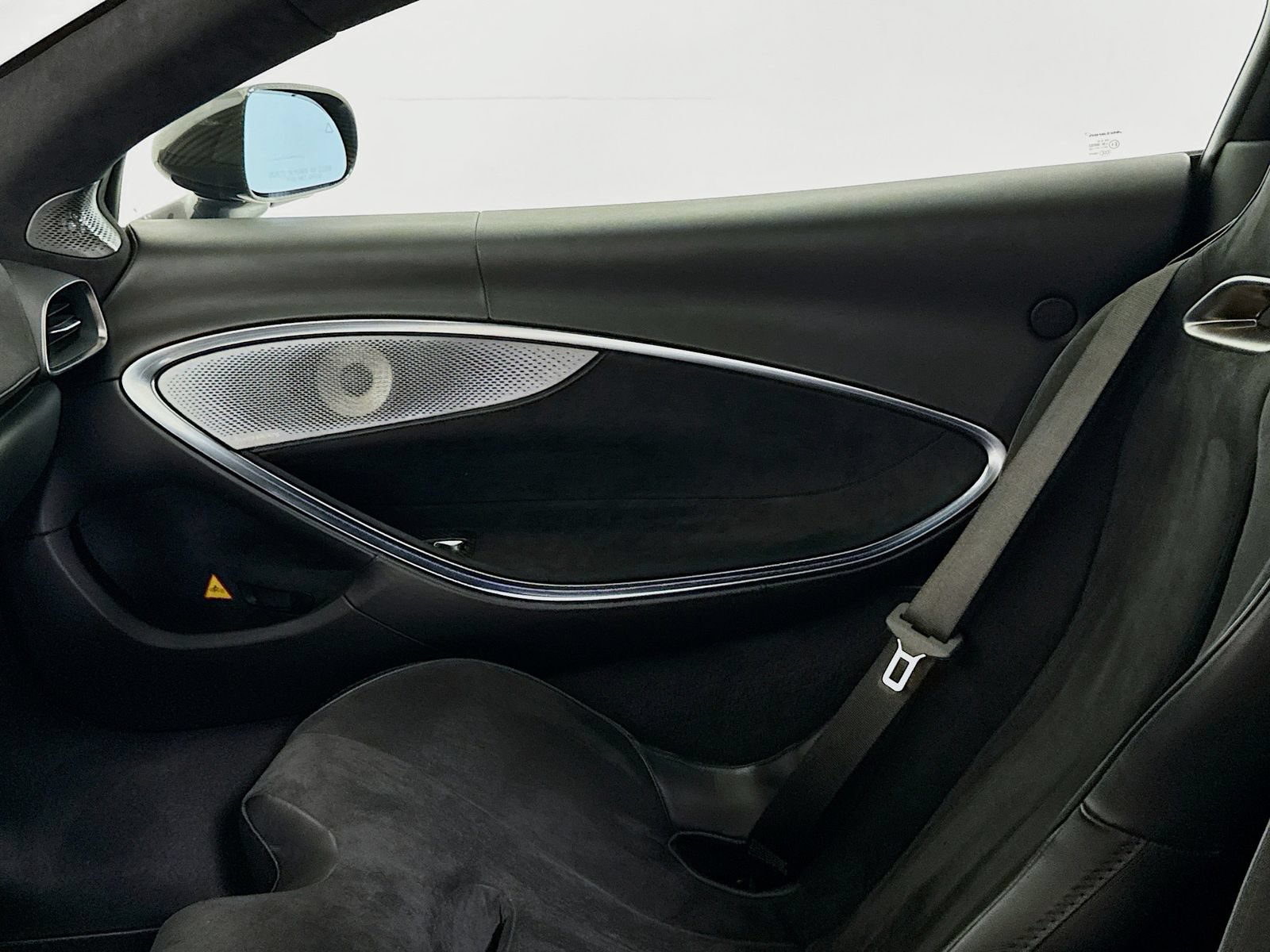 Used 2025 McLaren Artura RWD image 15