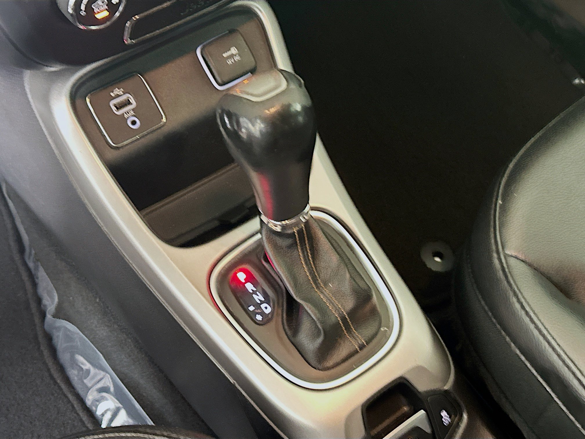 Used 2018 Jeep Compass Latitude FWD image 21