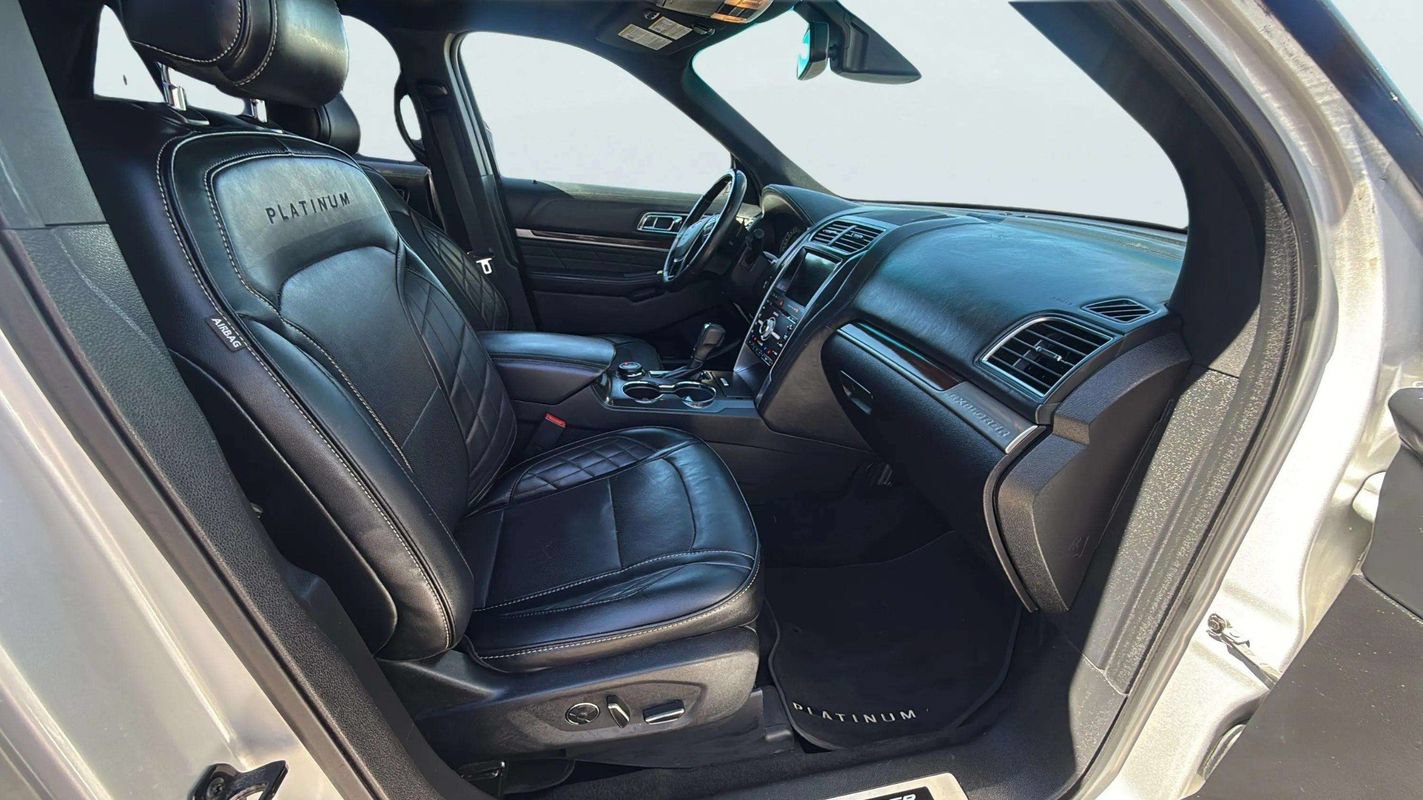 Used 2017 Ford Explorer Platinum AWD/4WD image 12