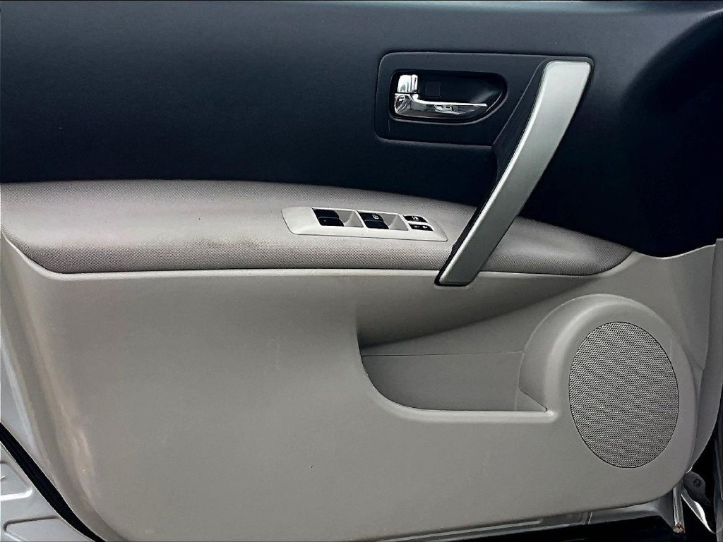 Used 2014 Nissan Rogue S w/ Convenience Package FWD image 22