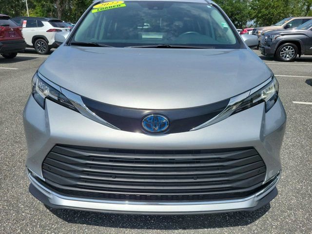 Used 2022 Toyota Sienna XLE FWD image 15