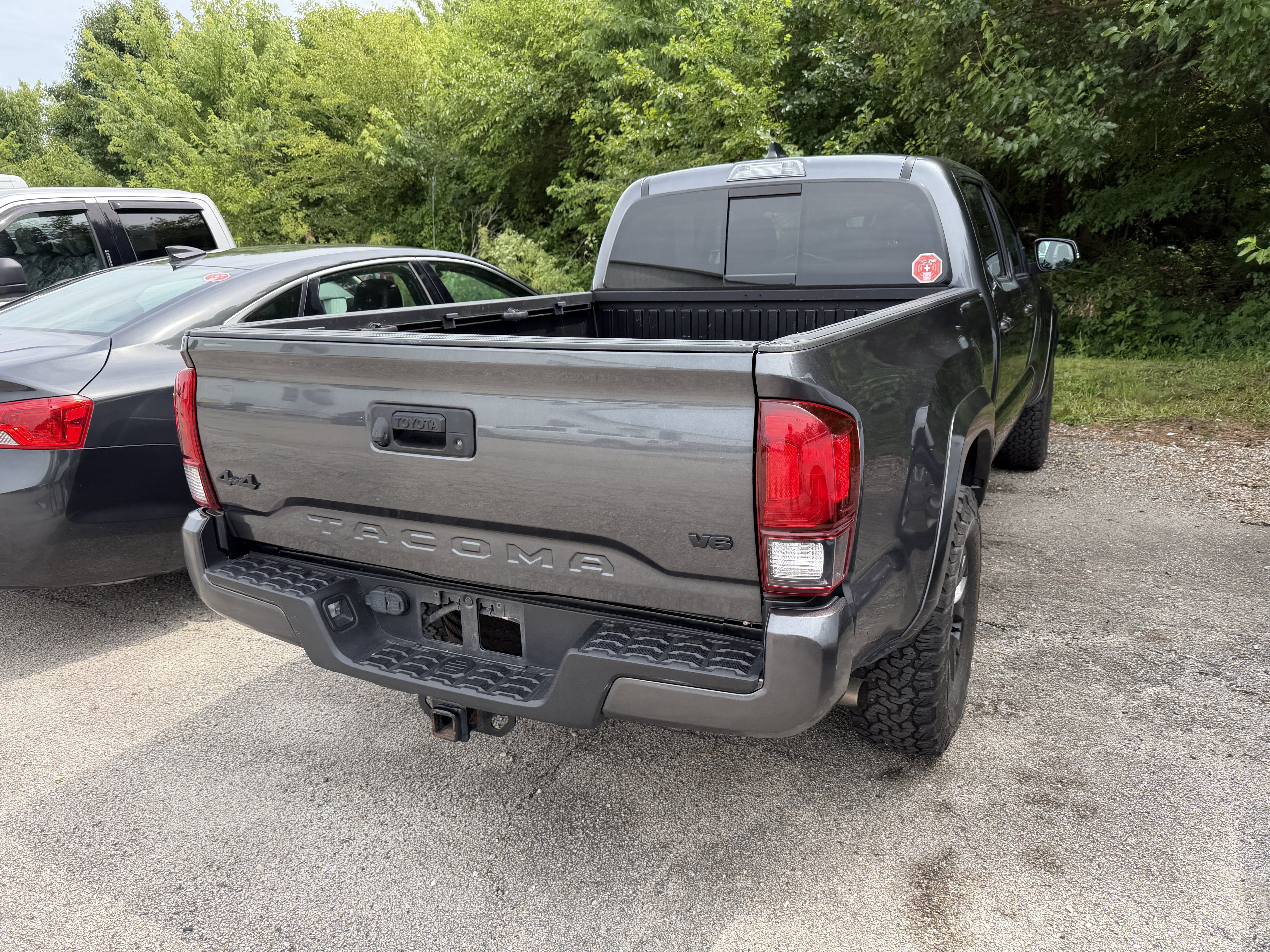 Used 2023 Toyota Tacoma SR5 w/ Technology Package AWD/4WD image 9