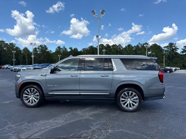 Used 2021 GMC Yukon XL Denali w/ Denali Premium Package image 6