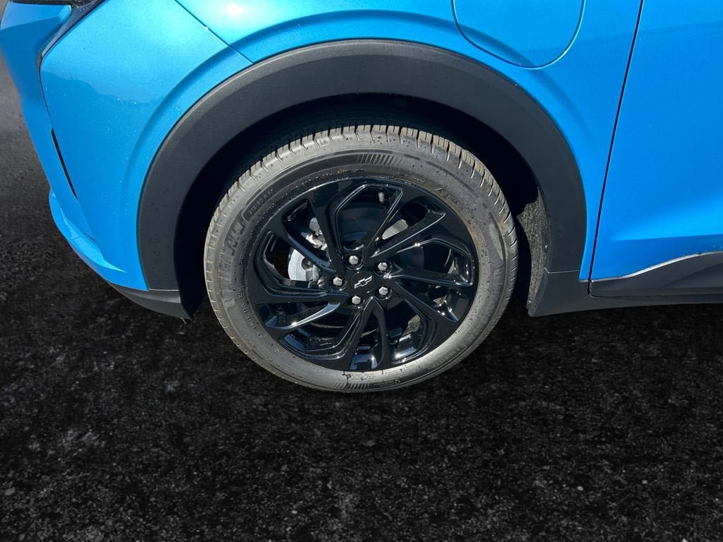 New 2027 Chevrolet Bolt RS FWD image 9