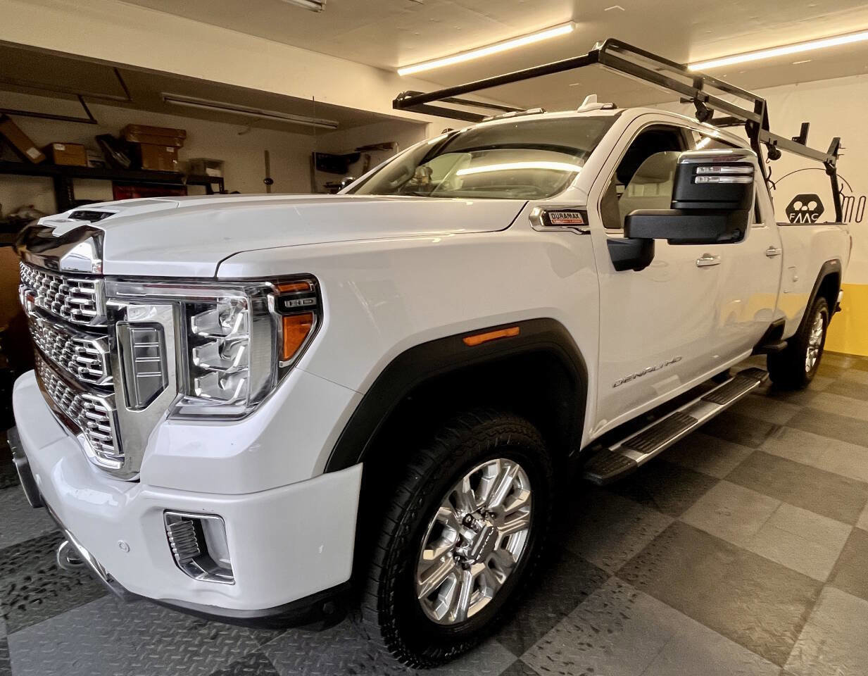 Used 2020 GMC Sierra 3500 Denali w/ Denali Ultimate Package image 9