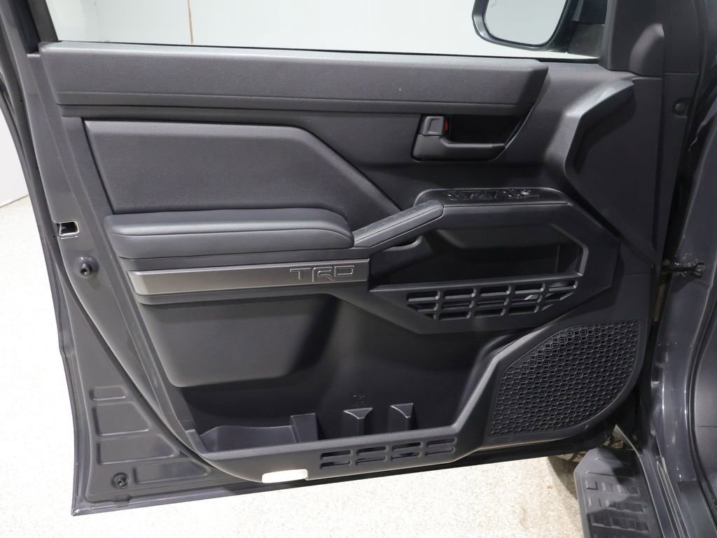 Used 2025 Toyota 4Runner TRD Off-Road image 21