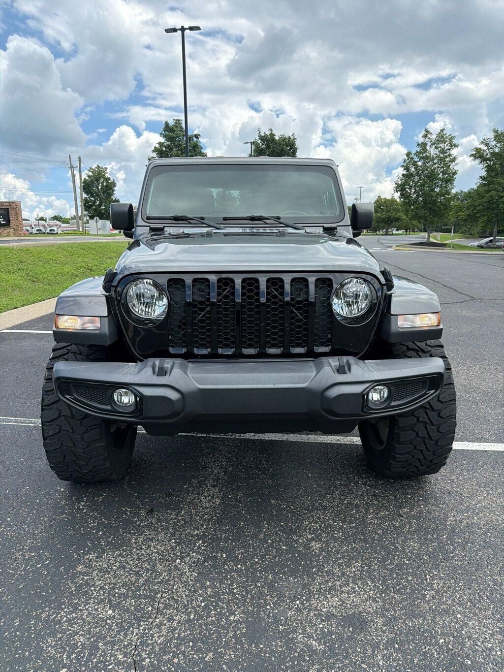 Used 2022 Jeep Gladiator Sport AWD/4WD image 2