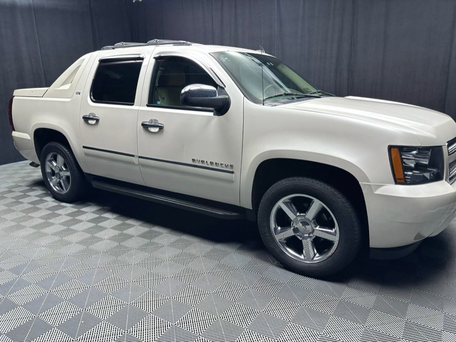 Used 2012 Chevrolet Avalanche LTZ AWD/4WD image 15