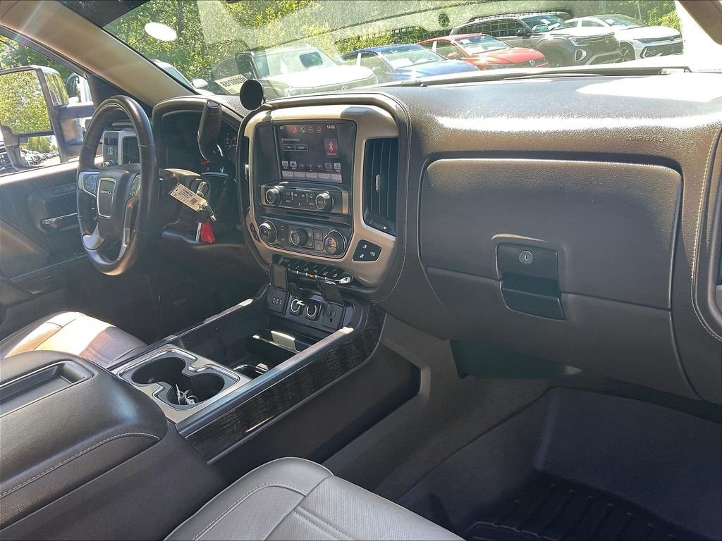 Used 2015 GMC Sierra 1500 Denali w/ Driver Alert Package AWD/4WD image 13