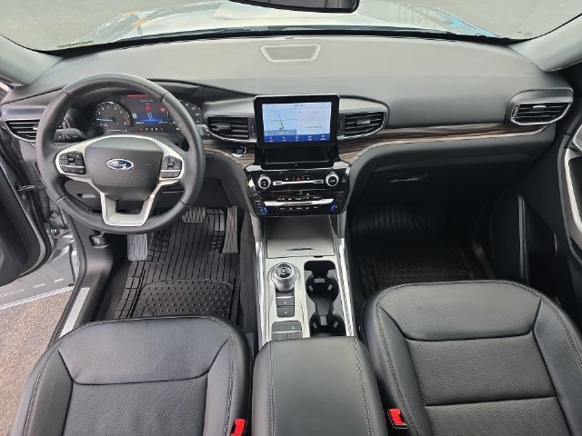 Used 2023 Ford Explorer Limited w/ Equipment Group 301A RWD image 10