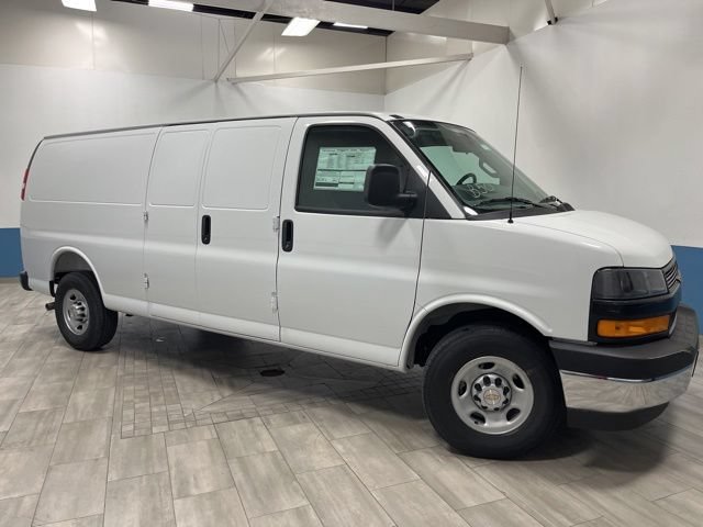 New 2026 Chevrolet Express 3500 Extended w/ Driver Convenience Package RWD image 31