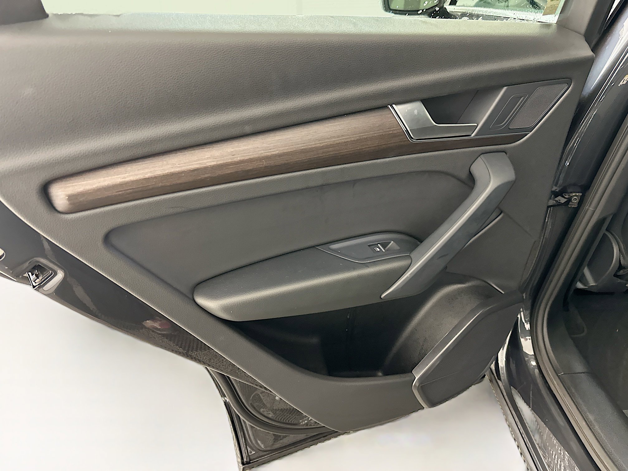 Used 2023 Audi Q5 2.0T Premium w/ Convenience Package image 28