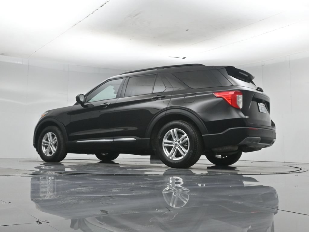 Certified 2023 Ford Explorer XLT w/ Equipment Group 202A RWD image 4