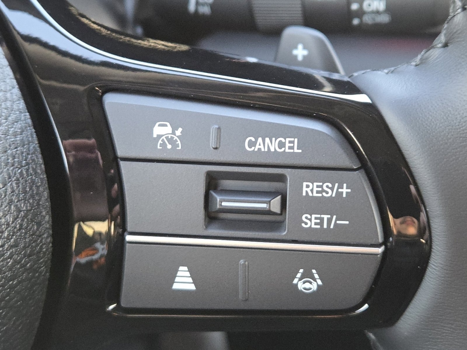 Used 2025 Honda Pilot EX-L image 6