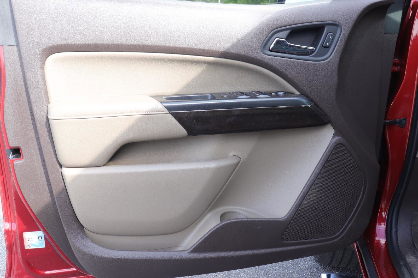 Used 2016 GMC Canyon SLT w/ Driver Alert Package image 12